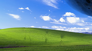 green grass field, Windows XP, Predator (movie), Alien vs. Predator, hills