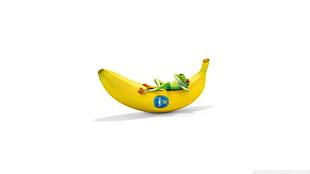 ripe banana, digital art, minimalism, humor, simple background