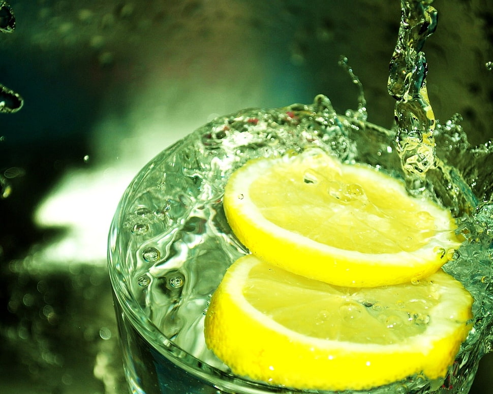 close shot of sliced lemon HD wallpaper