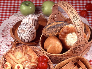 baked foods with basket and trays