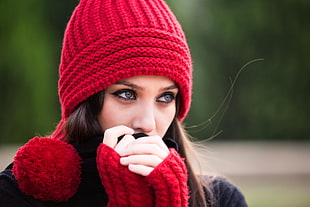 woman wearing red knit cap and scarf HD wallpaper