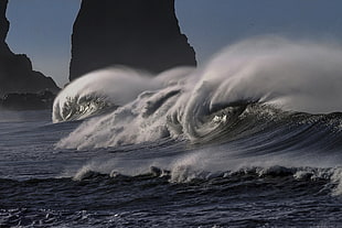 closeup photo of big ocean waves