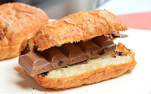 brown bread with chocolate spreading