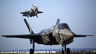 gray and black fighter jet plane, Lockheed Martin F-35 Lightning II, military aircraft, aircraft, jet fighter