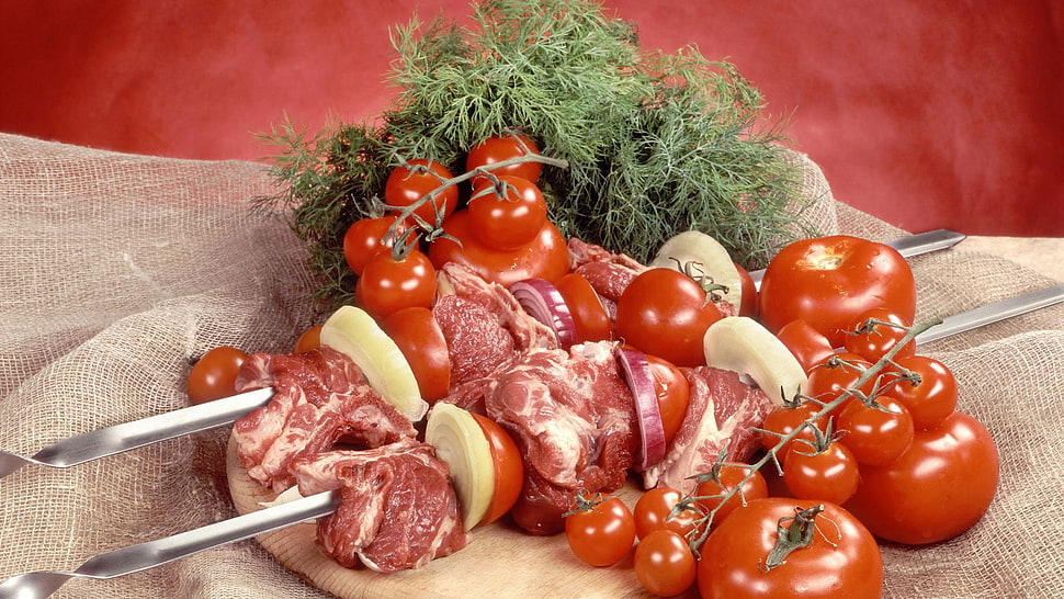 raw meat and tomatoes HD wallpaper