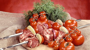raw meat and tomatoes