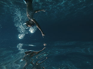 black diving goggles, underwater, bubbles, nature HD wallpaper