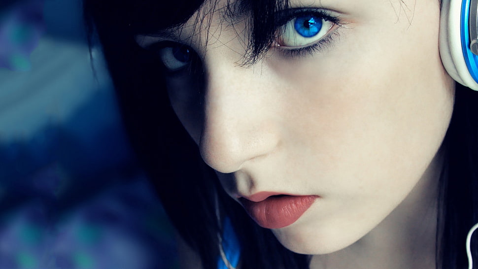 close up photo of woman's face HD wallpaper