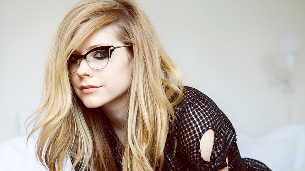 Avril Lavigne, Avril Lavigne, blonde, blue eyes, glasses HD wallpaper
