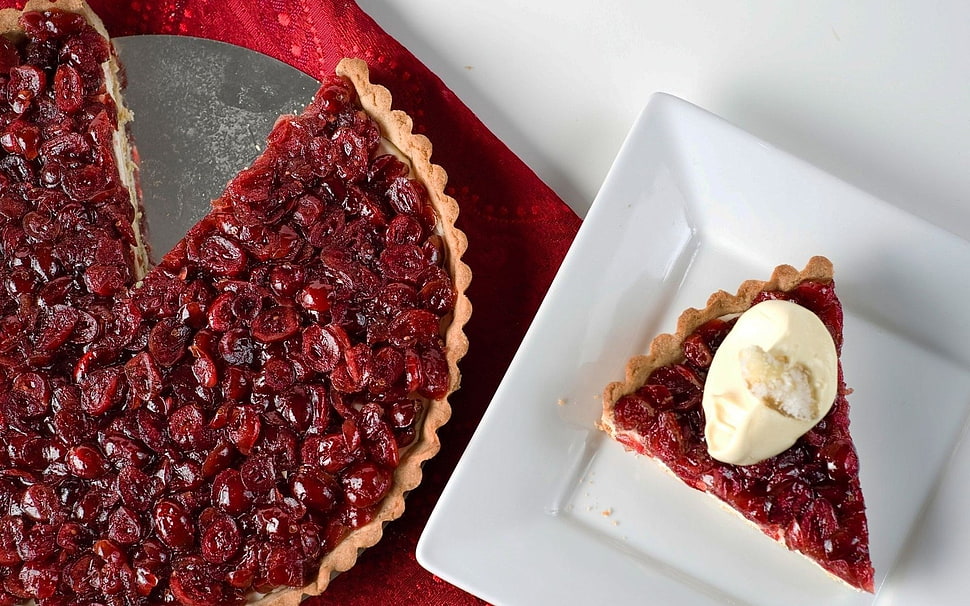 pie on white ceramic plate HD wallpaper
