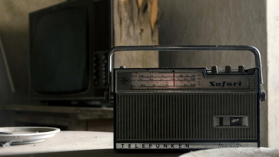 black and gray portable radio, abandoned, old, television sets, radio HD wallpaper