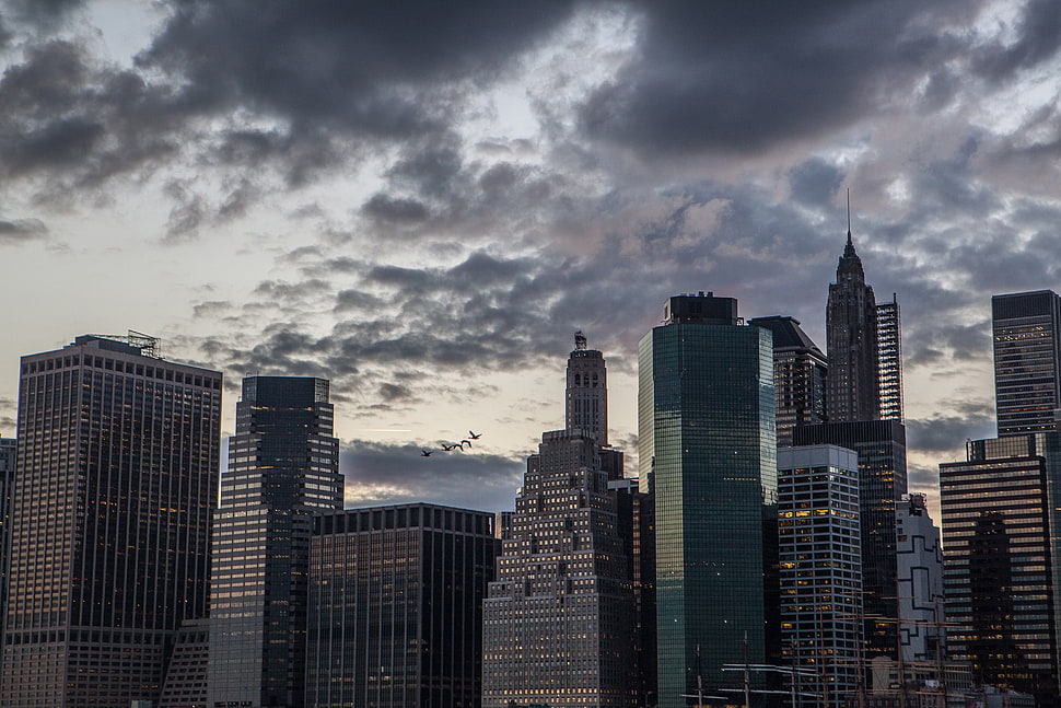 gray concrete building, architecture, building, sky, clouds HD wallpaper