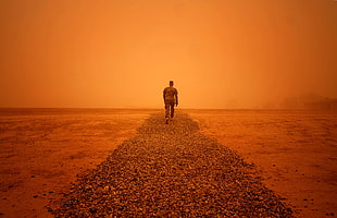 pesron walking on path way, iraq HD wallpaper