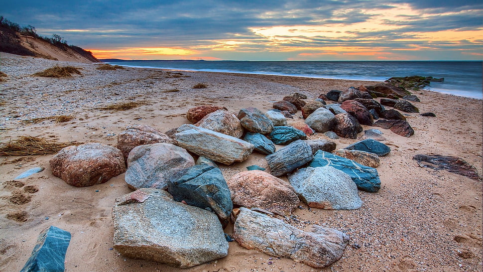 brown and blue stone lot, water, sky, clouds, beach HD wallpaper