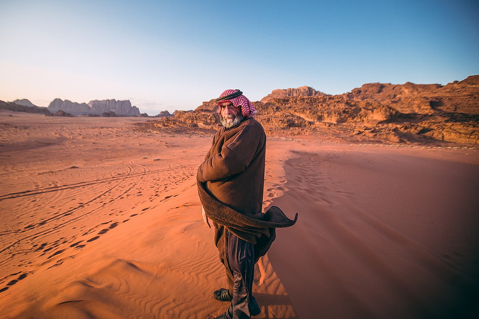 men's brown coat, Arabic, desert HD wallpaper