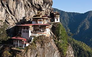 white houses in mountain