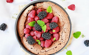 pie with raspberries and blackberries, food, lunch