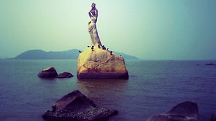 grey concrete statue, fantasy art, sea, sky, statue HD wallpaper