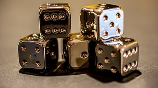 five gold dices, macro, dice