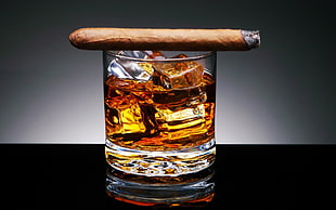 clear cut glass drinking cup, cigars, glass, alcohol, ice cubes HD wallpaper