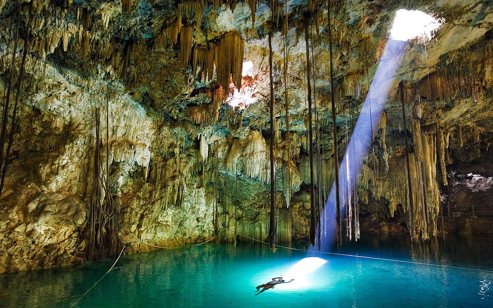 stalactite cave \ HD wallpaper