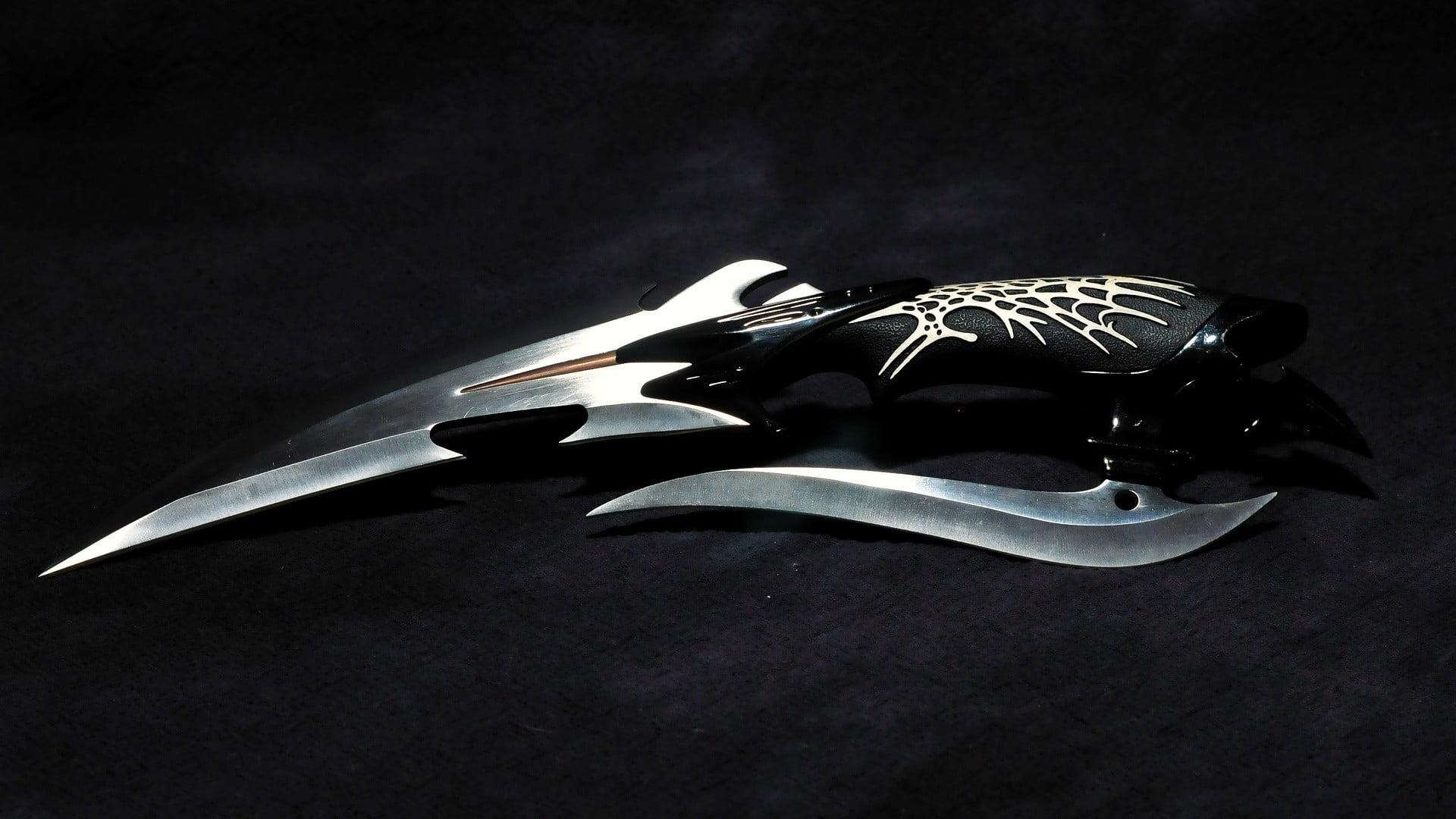 black and silver dagger, Gil Hibben, scorpions