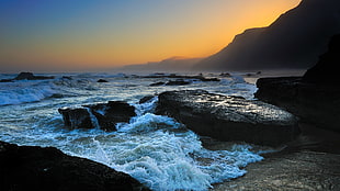 ocean waves bashing rocks on shore, landscape, rock, sea, waves HD wallpaper