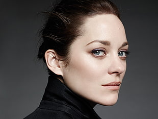 woman wearing black turtleneck top