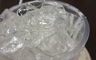 clear ice cubes