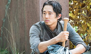 men's gray long-sleeved shirt, The Walking Dead, Glenn Rhee, Steven Yeun, baseball bat