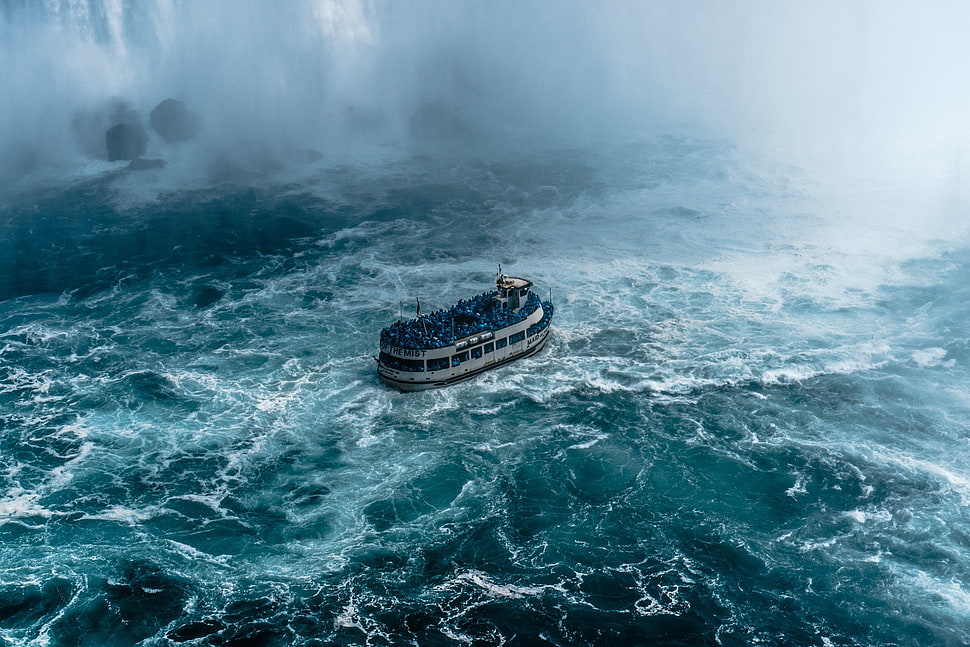 white cruise ship in the middle of sea, photography, Niagara Falls HD wallpaper