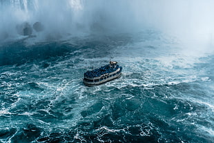 white cruise ship in the middle of sea, photography, Niagara Falls