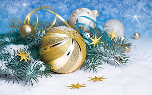 gold Christmas tree bauble, Christmas, New Year, Christmas ornaments , leaves HD wallpaper