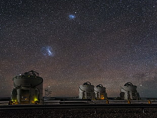 four gray metal machines, observatory, starry night, Chile, Atacama Desert HD wallpaper