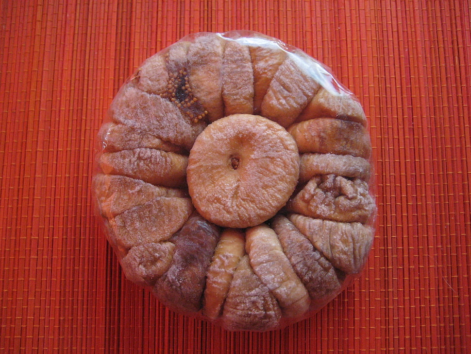 round pastries HD wallpaper