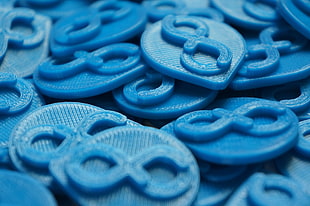 round blue Infinity party favors, Linux, GNU, Fedora