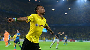 men's yellow crew-neck shirt, Pierre-Emerick Aubameyang, footballers, soccer pitches, Borussia Dortmund HD wallpaper