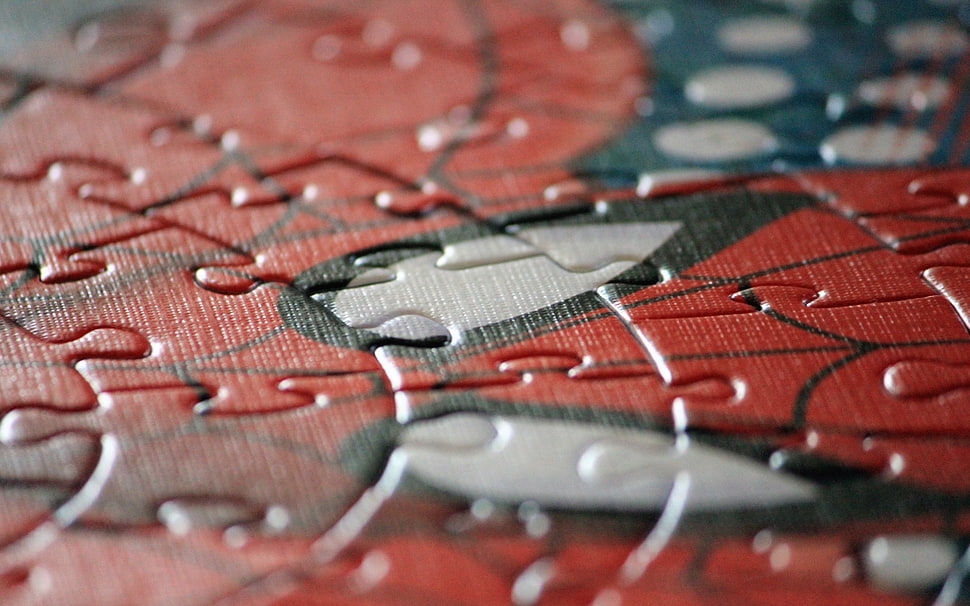 gray and black metal tool, macro, puzzles, Spider-Man HD wallpaper
