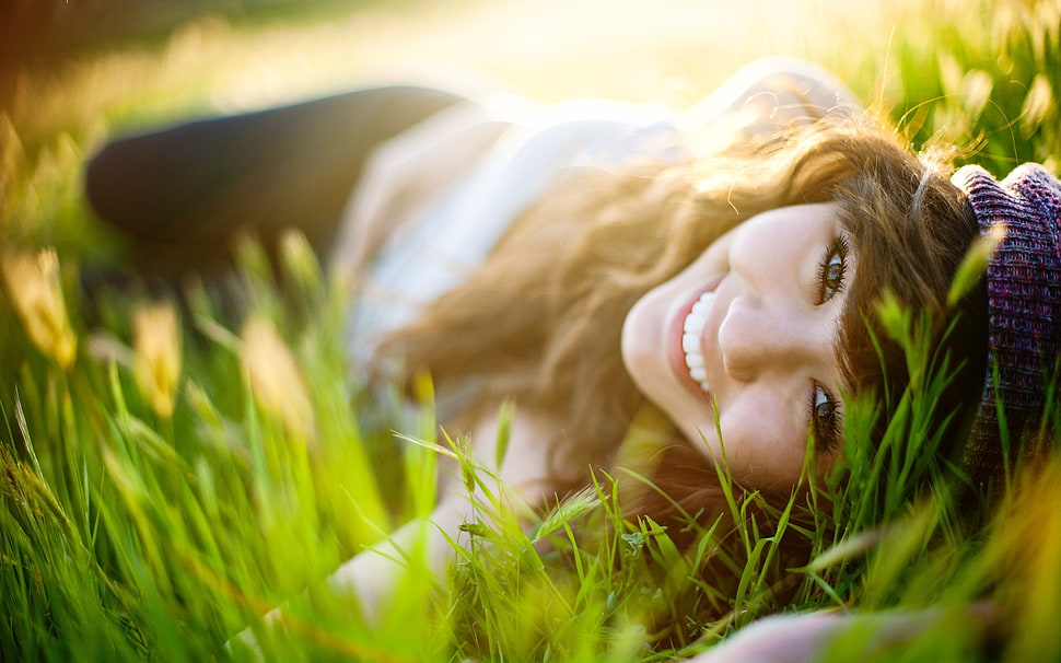 woman on grass photography HD wallpaper