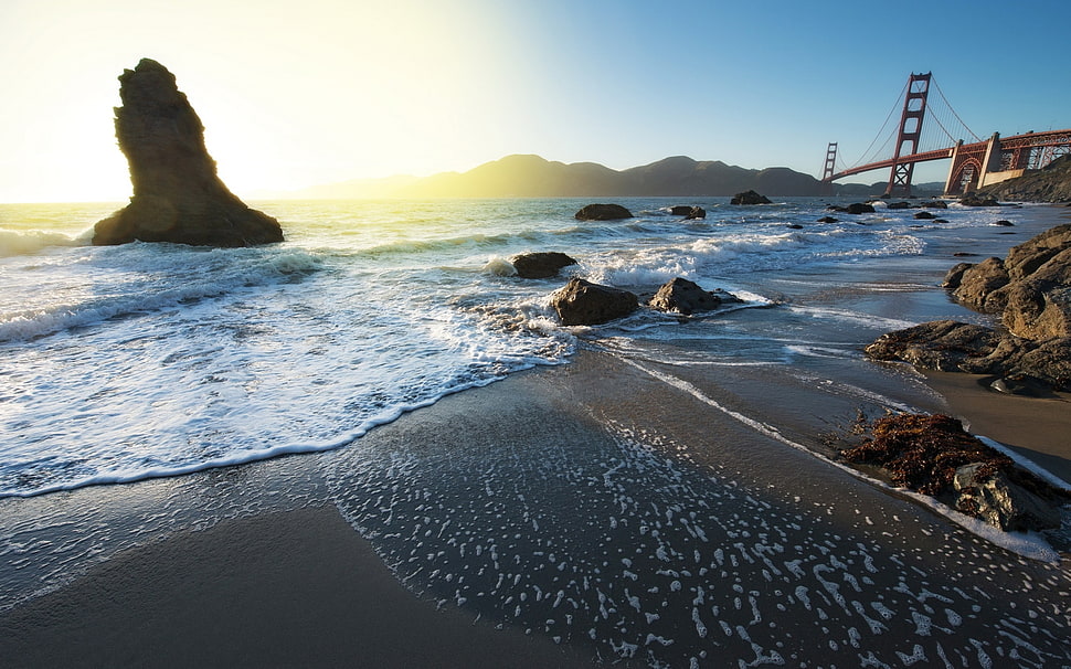 Golden Gate Bridge during sunrise photo HD wallpaper