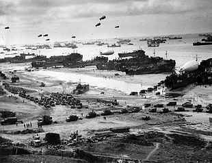 grayscale photo of vehicles and by the seashore and ship, World War II, military, Omaha Beach, D-Day