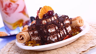 chocolate cake with roll, food, dessert, cake, plates