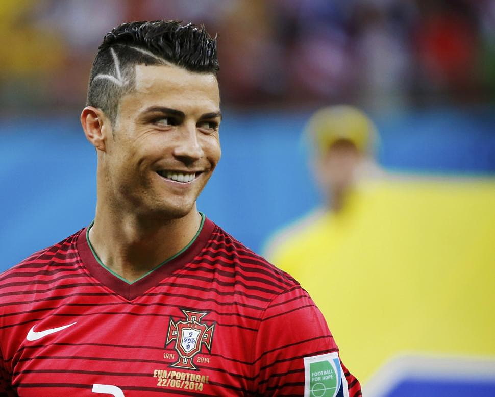 macro shot of Soccer player HD wallpaper
