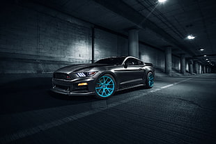 gray Ford Mustang on gray road photo HD wallpaper