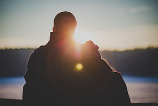 sunset, couple, love, romantic HD wallpaper