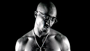 grayscale photo Topac