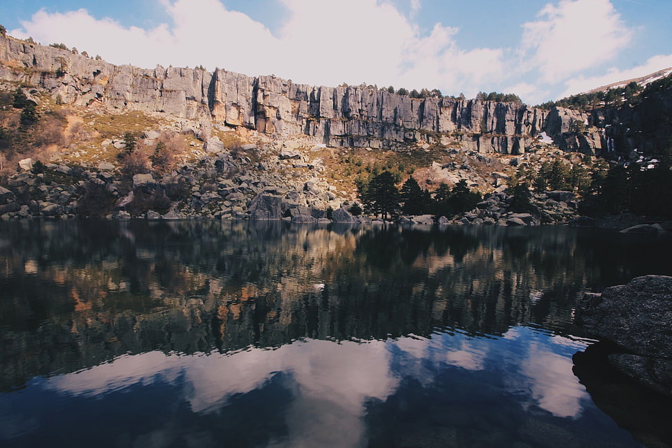 gray rocky mountain, clouds, daylight, lake, landscape HD wallpaper
