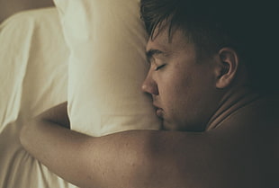 men's white crew-neck shirt, sleeping HD wallpaper