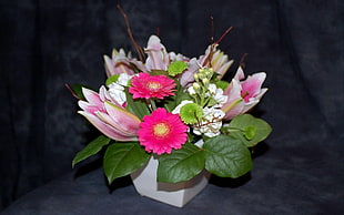 white and pink floral centerpiece