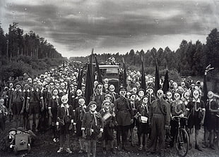 group of people wearing masks illustration, gas masks, old photos, miyake-jima